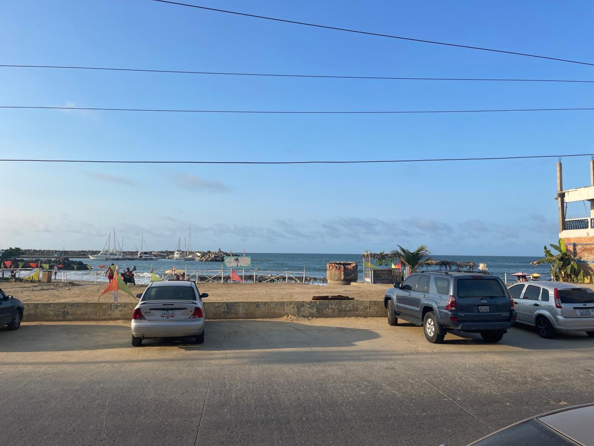 Hotel Brisas Del Mar 2022 Catia La Mar Esterno foto